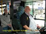 Paul-Willi Metzger am Steuer "seines" Maxi-Trains Paul-Willi Metzger am Steuer "seines" Maxi-Trains